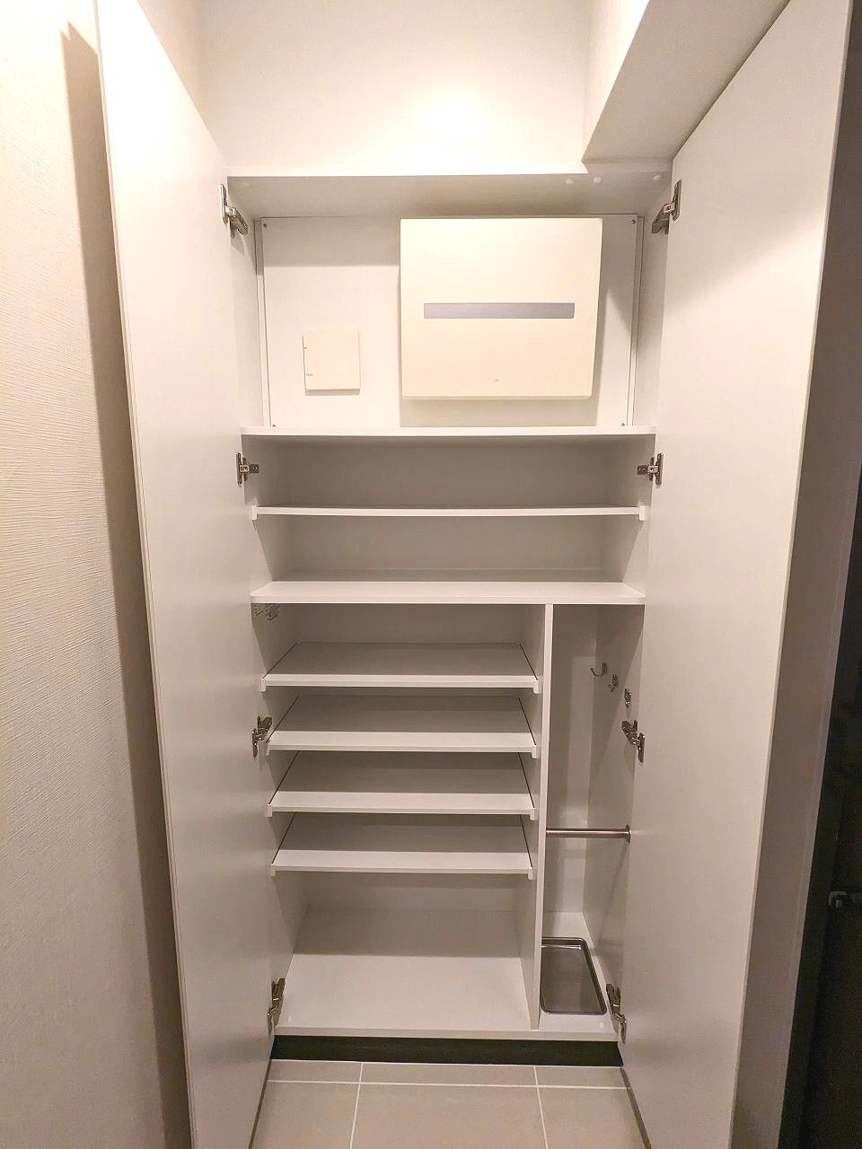 COMFORIA新御徒町の玄関