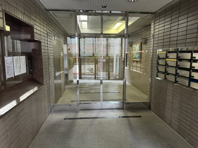フラット赤羽のエントランス