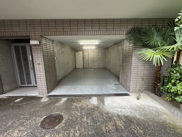 フラット赤羽の駐車場