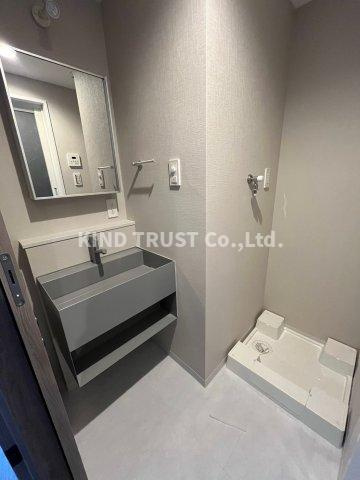 グラート梅田の洗面所|明るい洗面所です