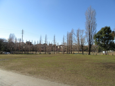中央公園まで600ｍ