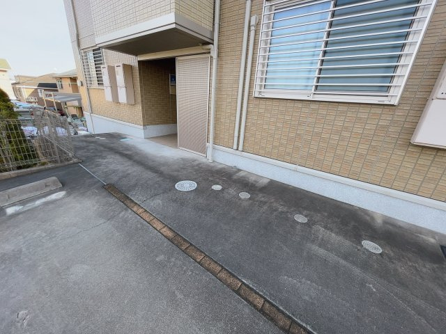 泉のエントランス