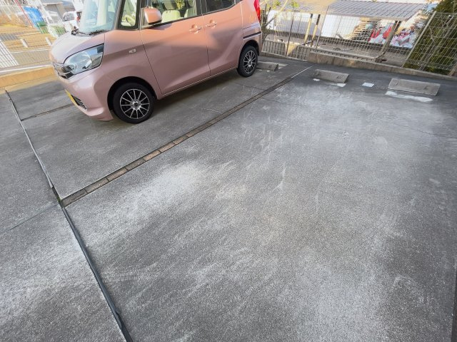 泉の駐車場