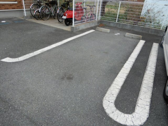 アウローラＡの駐車場
