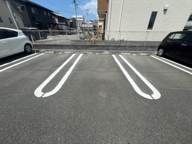 ブリーズコート城北の駐車場