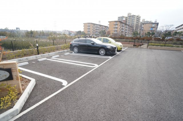ソテ・ドゥシュ宝塚の駐車場