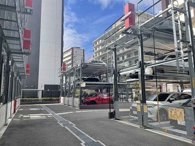プレサンスロジェ京橋の駐車場|駐車場　※空き状況は変動しますので、都度ご確認ください。