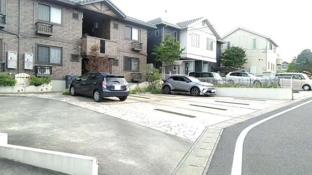 パークハイム柊山の駐車場