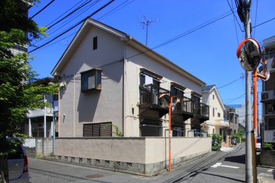 【外観】 | メゾン烏山 | 閑静な住宅街に位置しております。