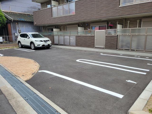 パークサイド・レジデンスの駐車場|カースペースがあります