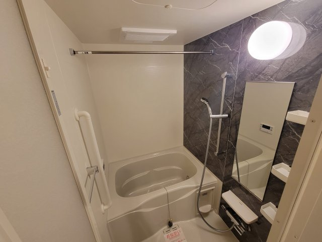 パークサイド・レジデンスの浴室|日々の疲れを癒すお風呂付です