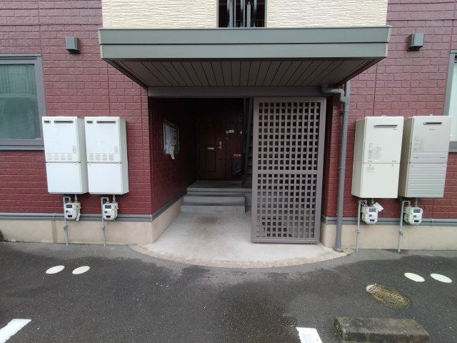 【エントランス】 | サニーハイツ　B棟