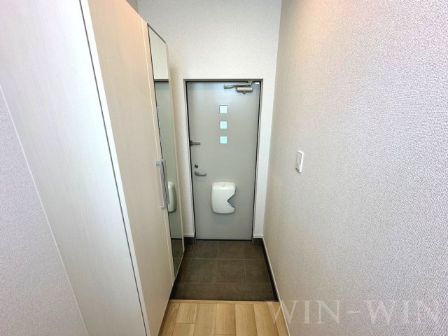 リブリオポラ Bの玄関