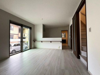 【居間・リビング】 | 山科区音羽山等地　築後未入居モデルハウス