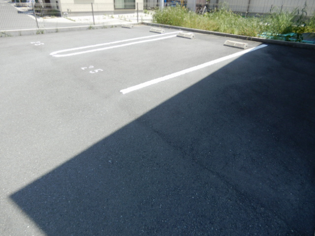 ラポール浜の宮の駐車場