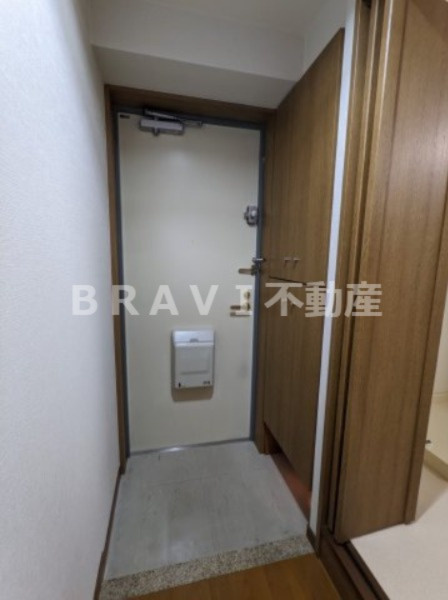 コーシン本町橋 BRAVI不動産の玄関|【コーシン本町橋】きれいな玄関です