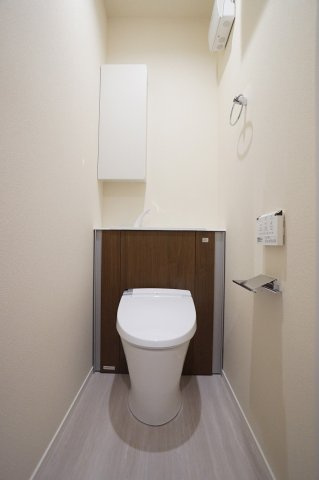 【トイレ】 | Grigio TODA | タンクレス暖房洗浄便座付きトイレです