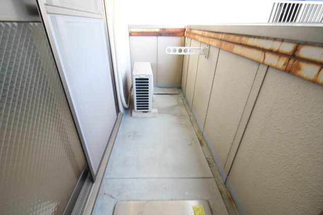 MiYo87天下茶屋のバルコニー|お洗濯にも便利なバルコニー付き