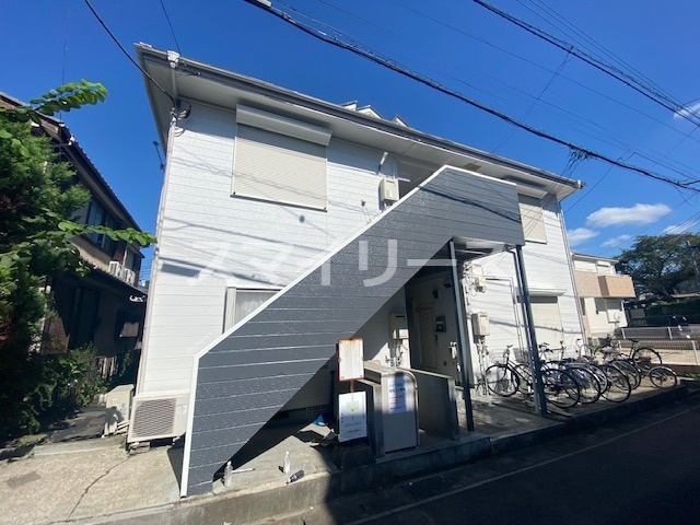 ハイツ初石の外観