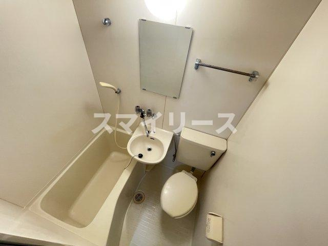 ハイツ初石の浴室