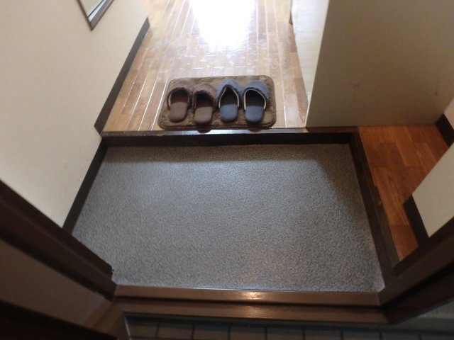 YOUハイム衣摺の玄関|※反転タイプになります