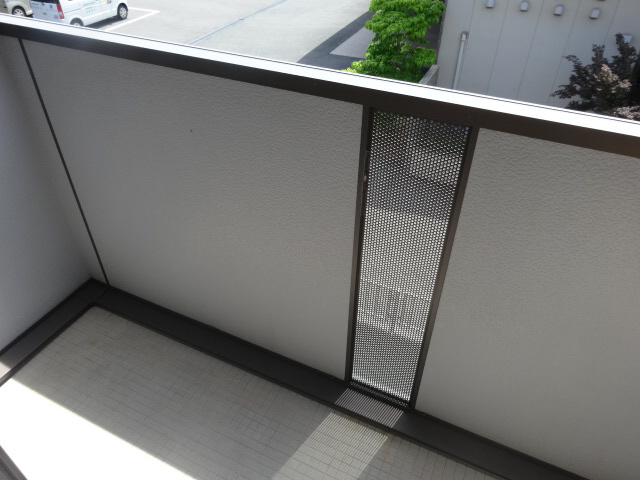 アゼリア宮上　Ｂ棟のバルコニー