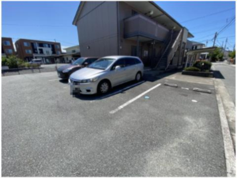 アゼリア宮上　Ｂ棟の駐車場