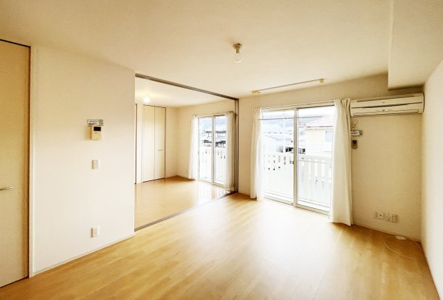 プルミエ　ラムール　Ⅰ棟の居間・リビング