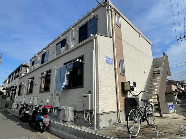 メゾンコリーヌ八柱の外観