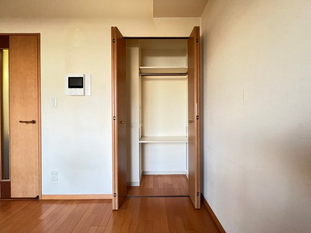 プレサンス難波OCAT前の収納