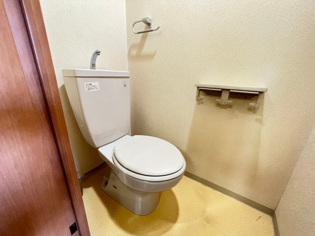 プレサンス難波OCAT前のトイレ