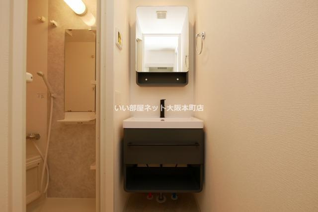セレニテ難波グランデノールの玄関
