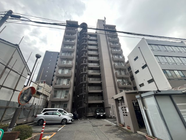 南大江パークハウス　BRAVI不動産の外観|外観は落ち着いています