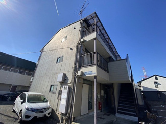 【外観】 | グリーンライン「高田」駅まで徒歩4分！便利な立地の3階建てアパートです♪通勤通学はもちろん、お買い物やお出かけにもGood☆