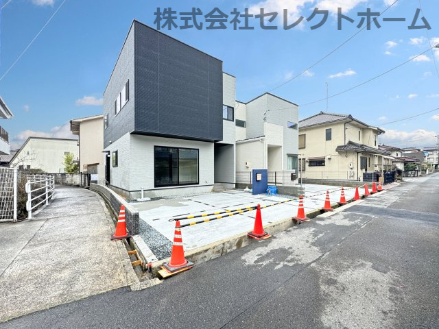 制震＆サンルームを備えた家事楽収納力の家：春日町3丁目 2号棟 
◎春日小学校徒歩10分
◎暮らしやすさを極めた人気の新築戸建
◎ご見学随時対応中！ご希望日時お知らせください