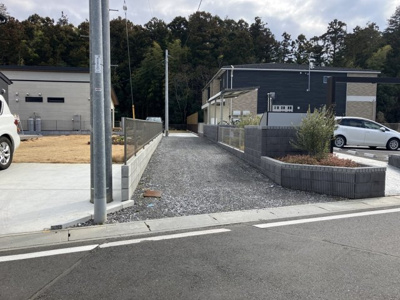 【庭】 | 土浦市乙戸中古戸建 | 前面道路接道部分