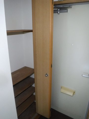 ジュネスサガノの収納|他のお部屋の参考写真となります。