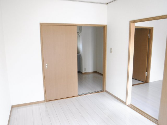 ジュネスサガノの洋室|他のお部屋の参考写真となります。