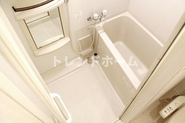 レジュールアッシュ谷町の浴室