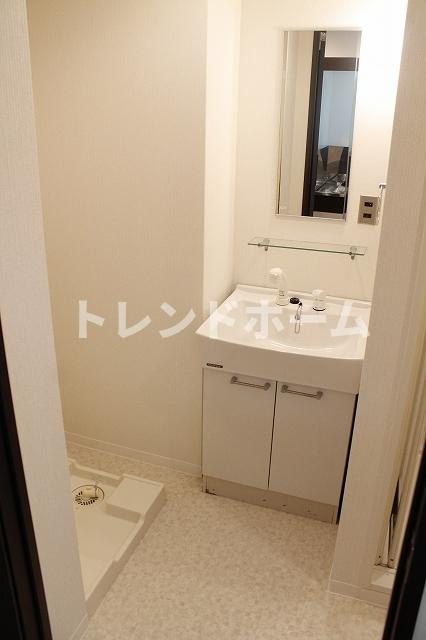 レジュールアッシュ谷町の独立洗面台