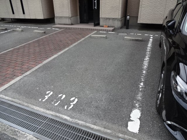 ウィズガーデンの駐車場