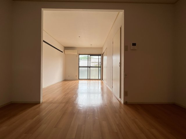 ファミール藤井の居間・リビング