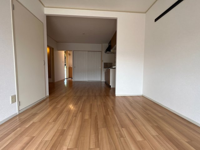 ファミール藤井の居間・リビング