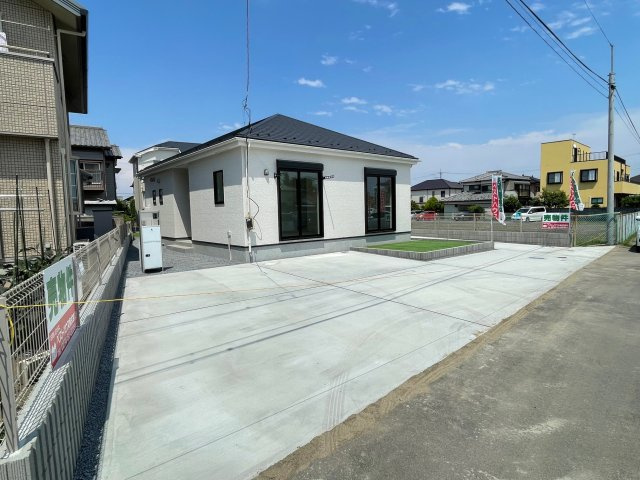 藤岡市小林23-1（平家）1号棟の駐車場
