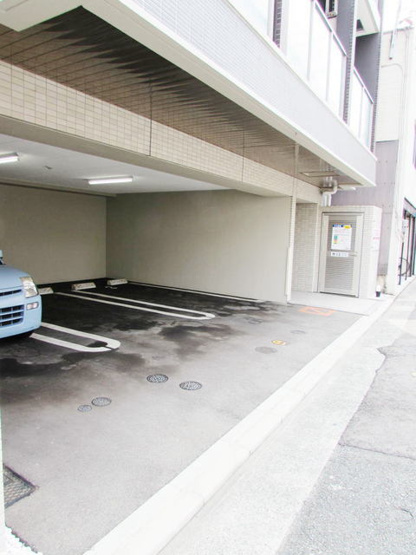 【駐車場】 | ソーレ・コモンド | 駐車場