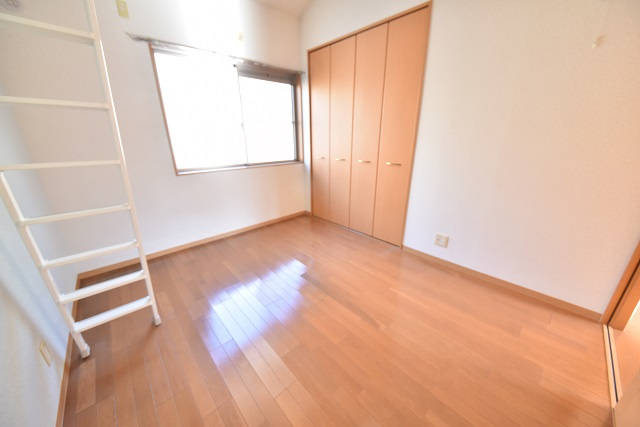 呉市溝路町の賃貸マンションの洋室