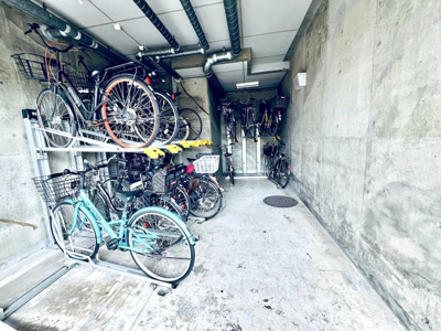 【その他共用部分】 | ランドステージ東大島エグゼタワー | 自転車置き場①