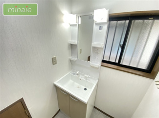 【独立洗面台】 | 平日・土日も見学できます　再生住宅　リフォーム〇　駐車並列2台　咲が丘