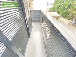 【バルコニー】 | 平日・土日も見学できます　再生住宅　リフォーム〇　駐車並列2台　咲が丘