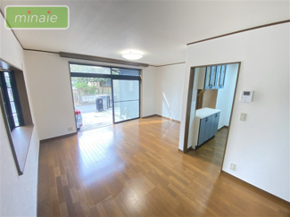 【居間・リビング】 | 平日・土日も見学できます　再生住宅　リフォーム〇　駐車並列2台　咲が丘